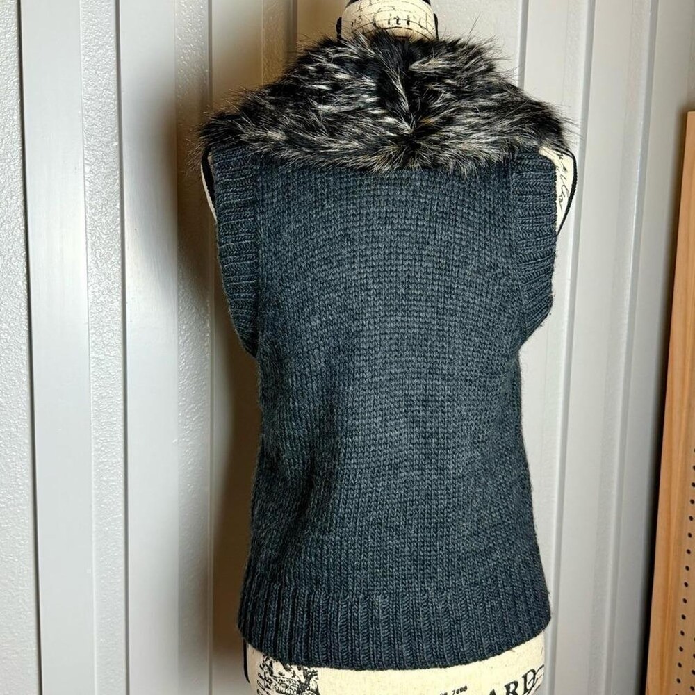 Ann Taylor Faux Fur Collar sleeves vest button up knit sweater pockets size M - Picture 4 of 7